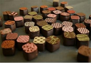 全球最好吃的8款巧克力，完胜费列罗，除了贵没有任何缺点