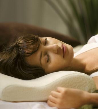 落枕了什么办法最有效 落枕的原因及其治疗