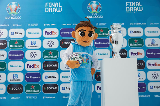 2020欧洲杯代表自由之声的吉祥物SKILLZY，赢得球迷一致好评